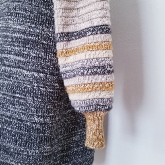 AMAZING Vintage Sweater - Picture 3 of 8